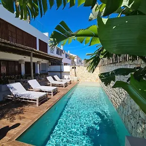 S'estancia Hotel